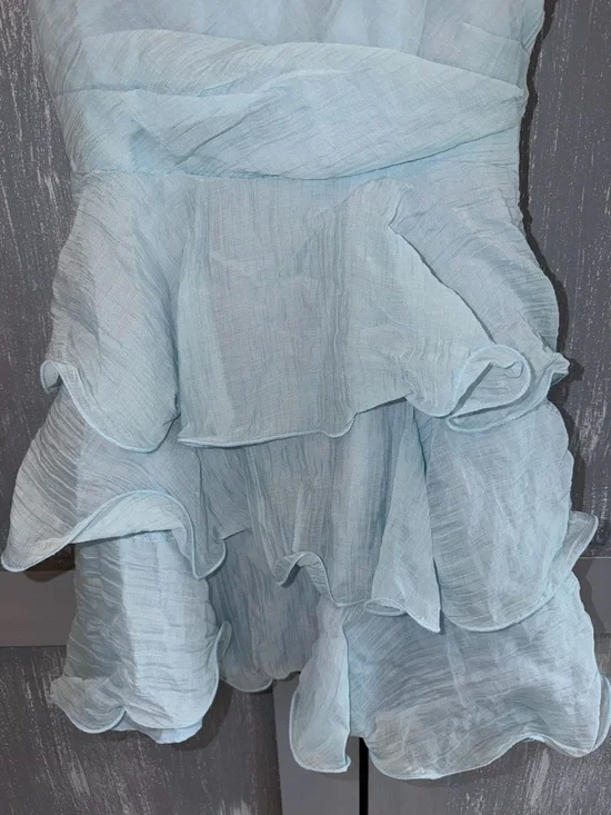 ✨ Ice Blue Ruffle Mini Dress – Selfie Leslie “Here Comes the Sun” (Size S) - Picture 7 of 10